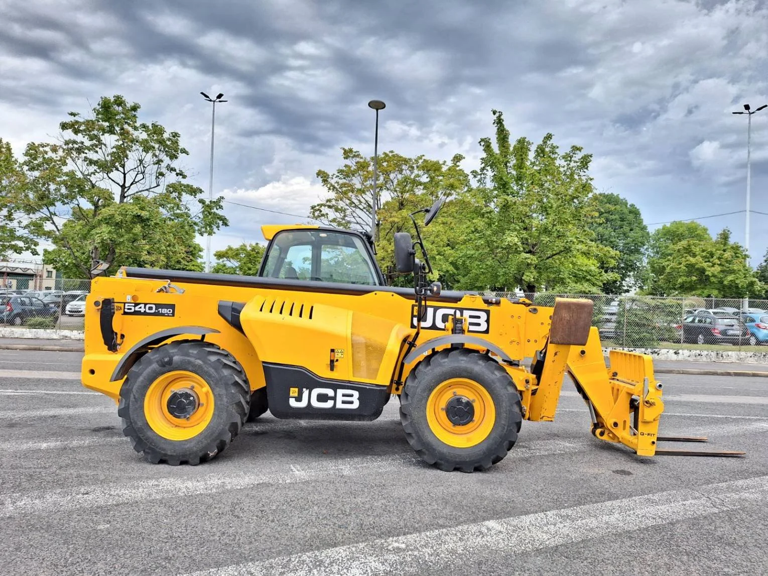 2020 – JCB  540 180