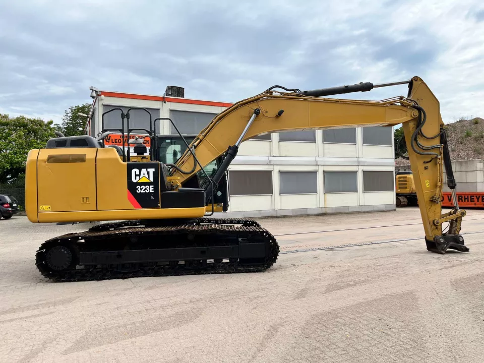 2012 – Caterpillar  323EL