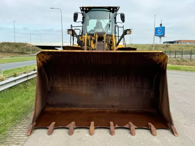 2015 – Caterpillar  950M