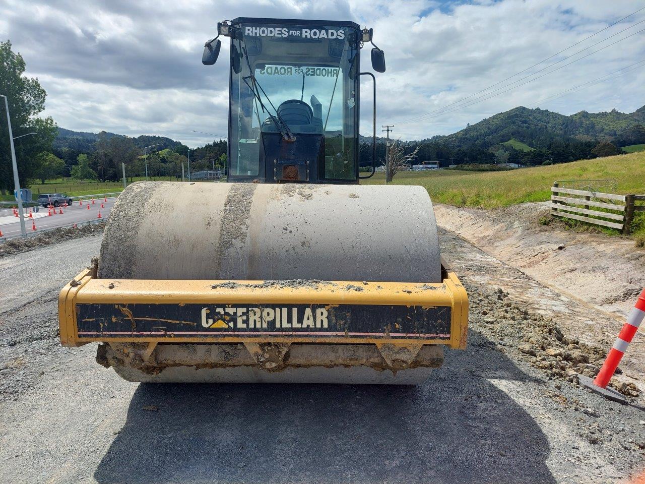 2005 – Caterpillar  CS563E